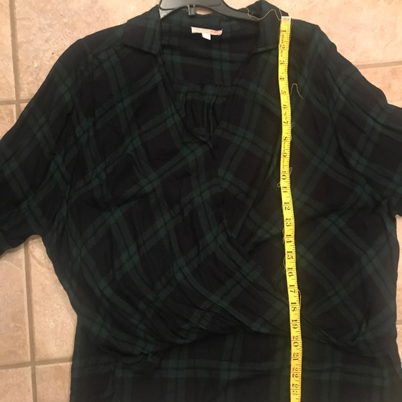 Gianni Bini Plaid swoop top Fall Christmas Holiday Navy Green Checks PLAID Large - Picture 4 of 4